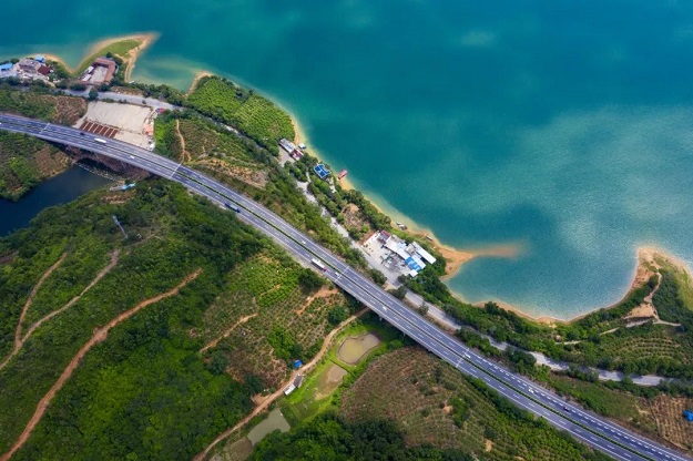 隆林至百色高速公路.jpg im电竞