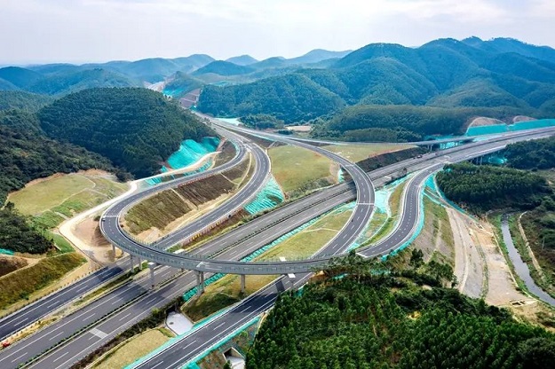 松旺至铁山港东岸高速公路2.jpg im电竞