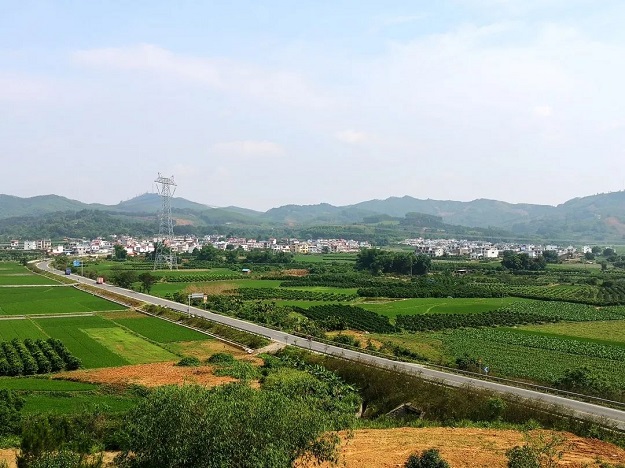 国道323鹿寨经平山至柳城公路2.jpg im电竞